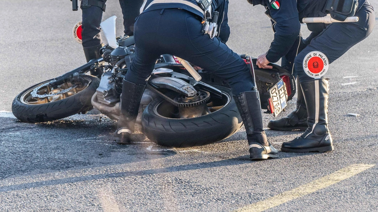 La dinamica degli incidenti che avvengono in quel tratto di via Cassala è sempre la stessa: le auto in arrivo... La dinamica degli incidenti che avvengono in quel tratto di via Cassala è sempre la stessa: le auto in arrivo...