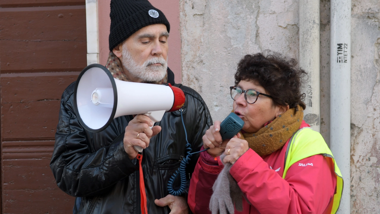 Paolo Pozzi e Angela Bedoni, i genitori di Lucia, la 17enne uccisa investita da un'auto Paolo Pozzi e Angela Bedoni, i genitori di Lucia, la 17enne uccisa investita da un'auto