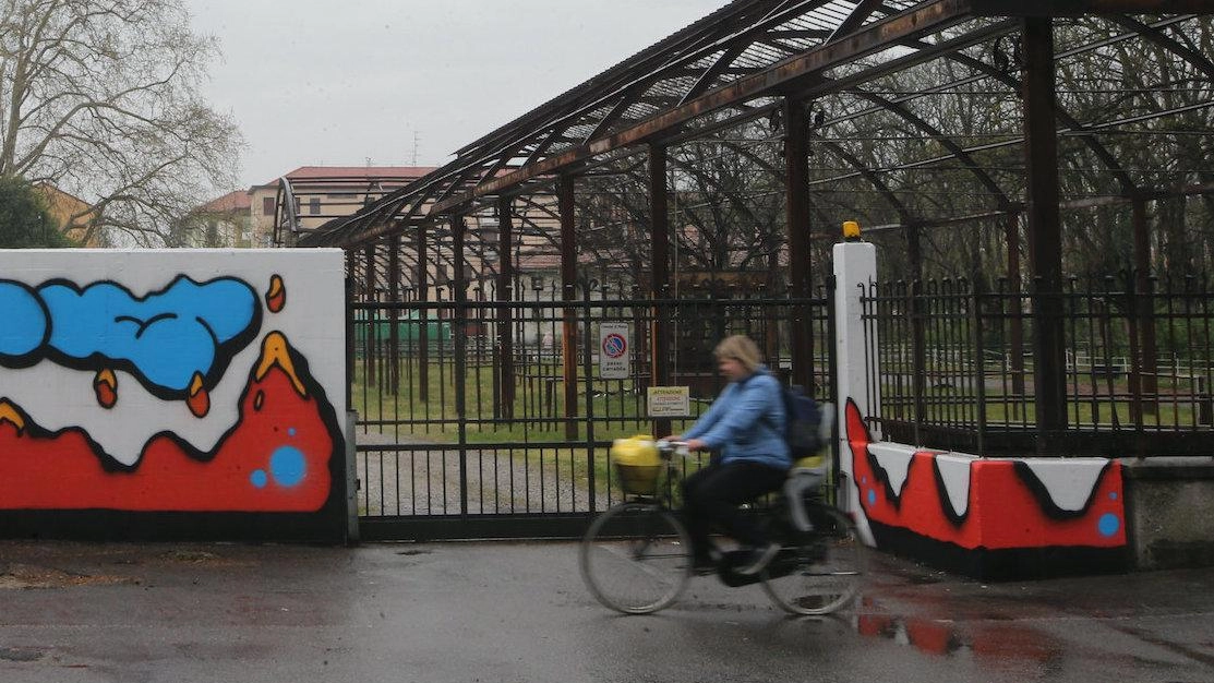 Nel 1984 le porte si sono chiuse per sempre lasciando campo libero ai vandali e ai ladri di rame Nel 1984 le porte si sono chiuse per sempre lasciando campo libero ai vandali e ai ladri di rame