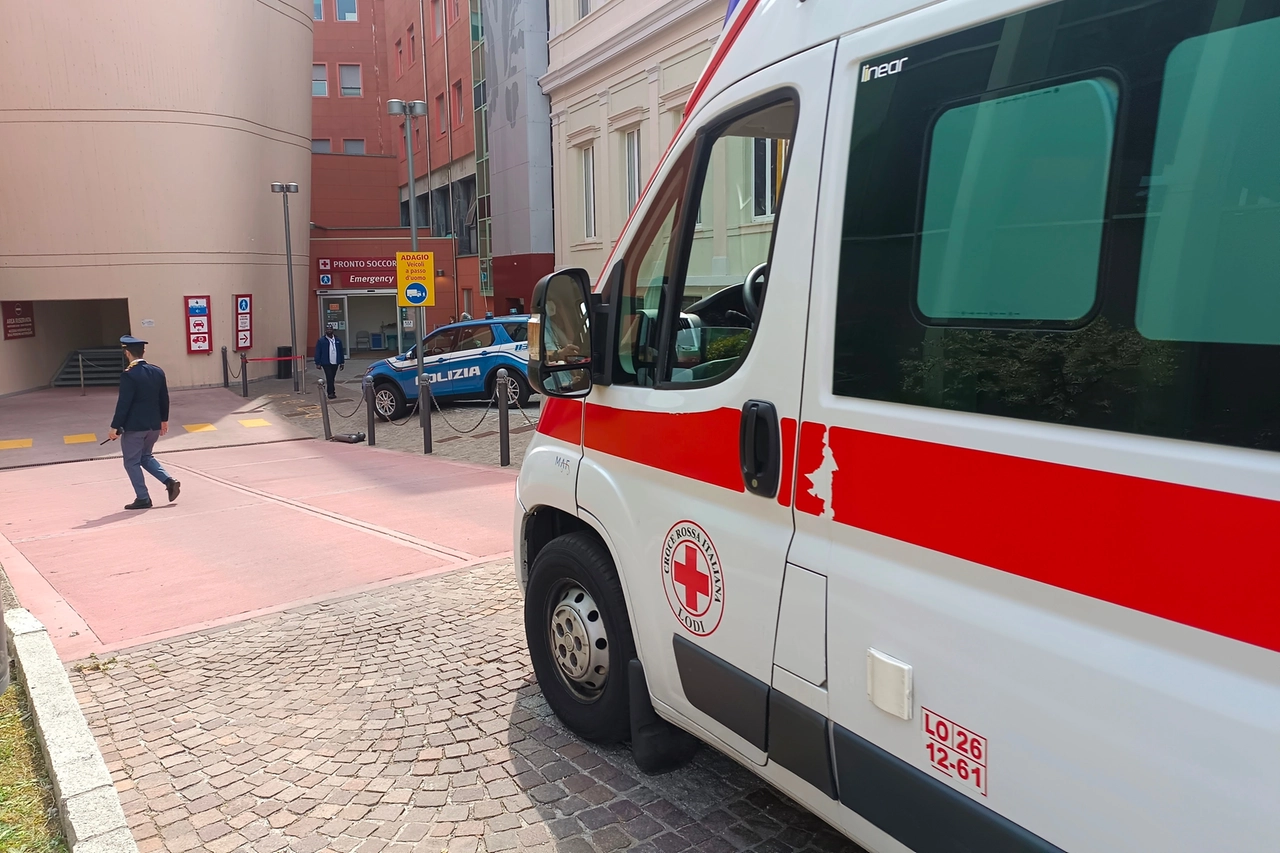 L'ingresso dell'ospedale di Lodi