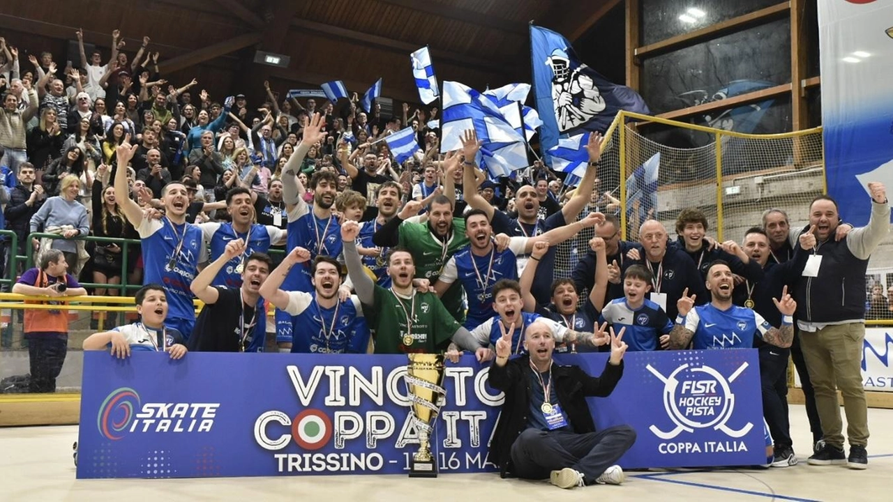 Al PalaDante i giallorossi travolti in finale (5-1) dai veneti padroni di casa. Poca precisione sotto porta dell’Amatori, fermata dallo straordinario Zampoli. Al PalaDante i giallorossi travolti in finale (5-1) dai veneti padroni di casa. Poca precisione sotto porta dell’Amatori, fermata dallo straordinario Zampoli.