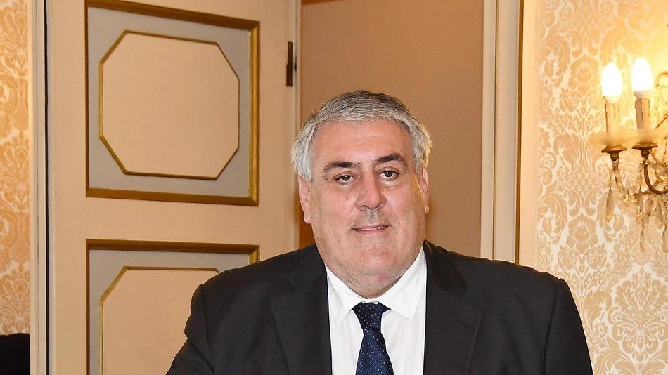 Un invito a ridurre i costi del personale, rivolto da Villa Saporiti a Como Acqua, società di cui la provincia,... Un invito a ridurre i costi del personale, rivolto da Villa Saporiti a Como Acqua, società di cui la provincia,...