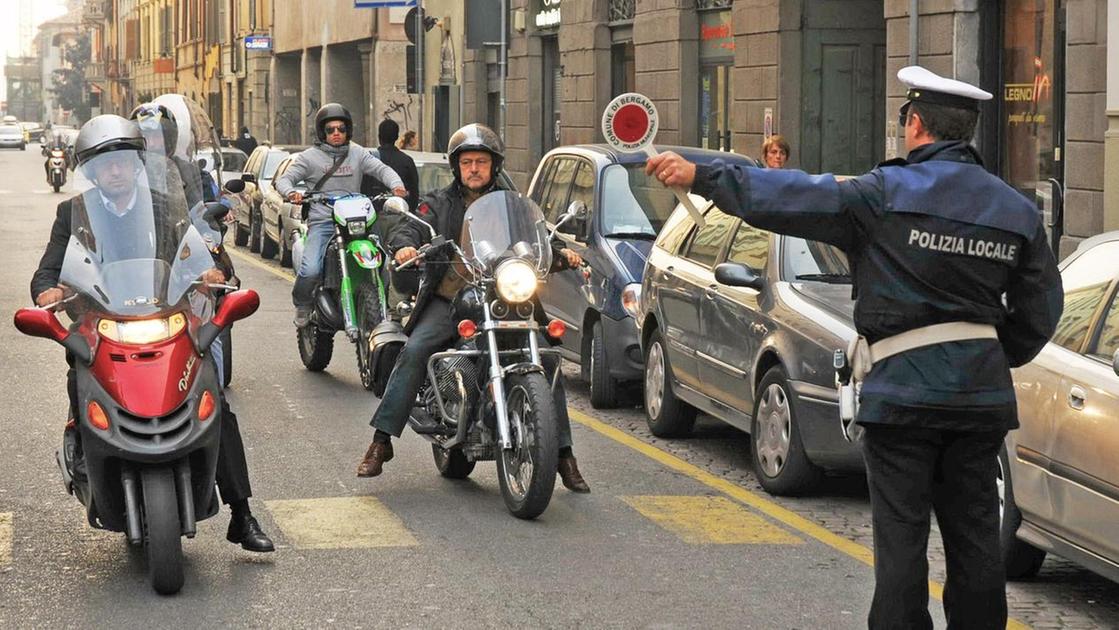 Disagi per le moto. Totem anti-rumori