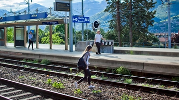 Perché attraversare i binari ferroviari è molto più pericoloso di quanto sembri