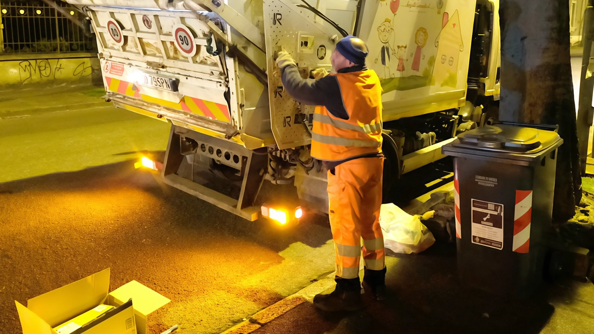 L’obiettivo del Comune è migliorare il servizio di raccolta rifiuti e la pulizia della città L’obiettivo del Comune è migliorare il servizio di raccolta rifiuti e la pulizia della città