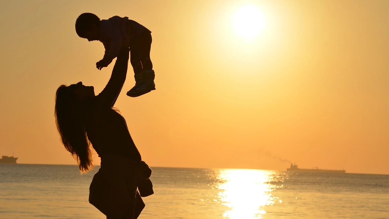 La Corte Costituzionale ha aperto alle adozioni internazionali per i single