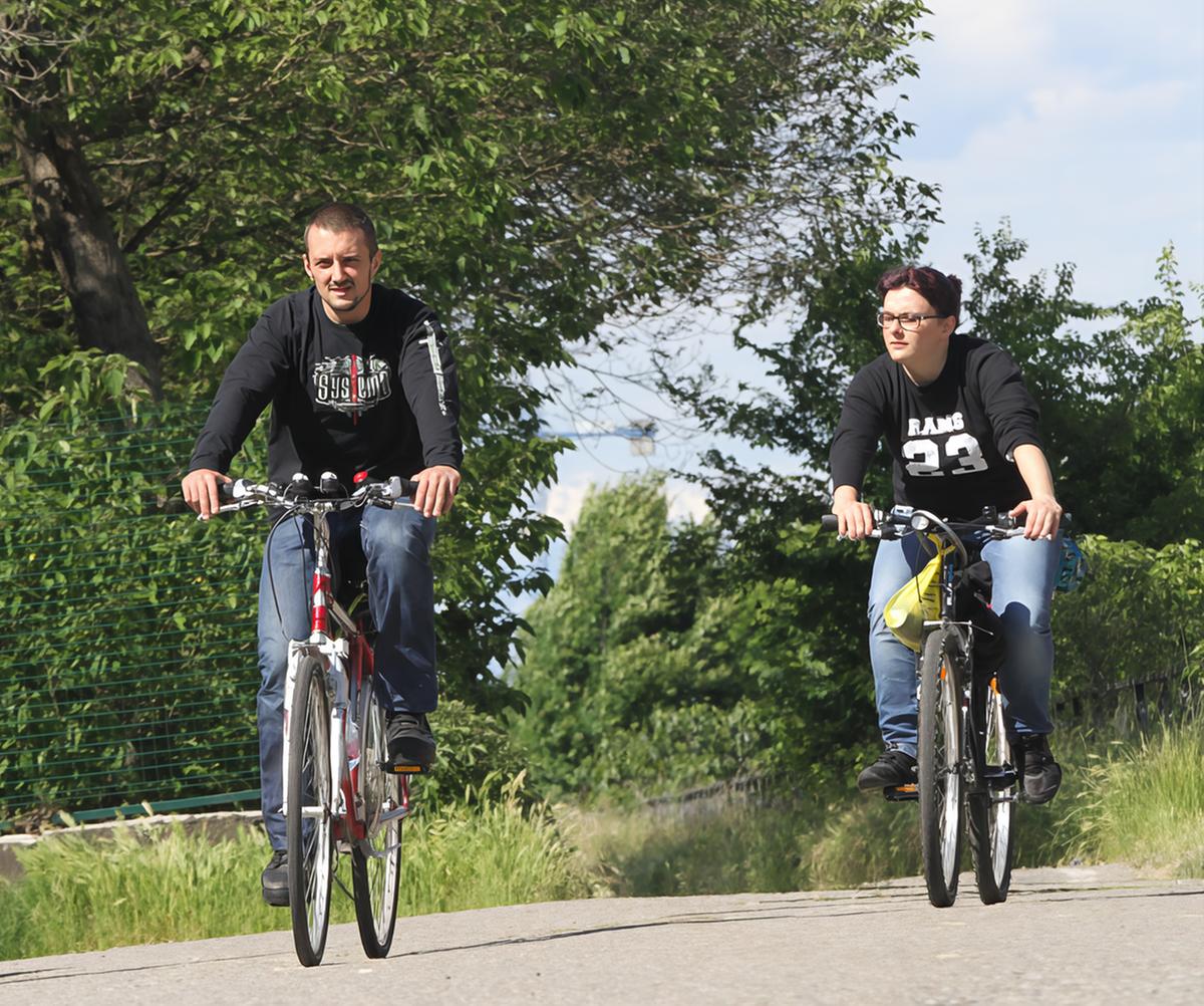 ciclabile rozzano milano 3 via alla raccolta firme quella strada 232 pericolosa