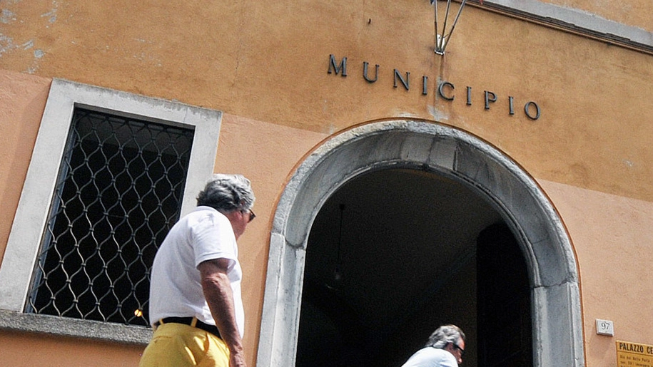 Palazzo Cernezzi, sede del Comune di Como Palazzo Cernezzi, sede del Comune di Como
