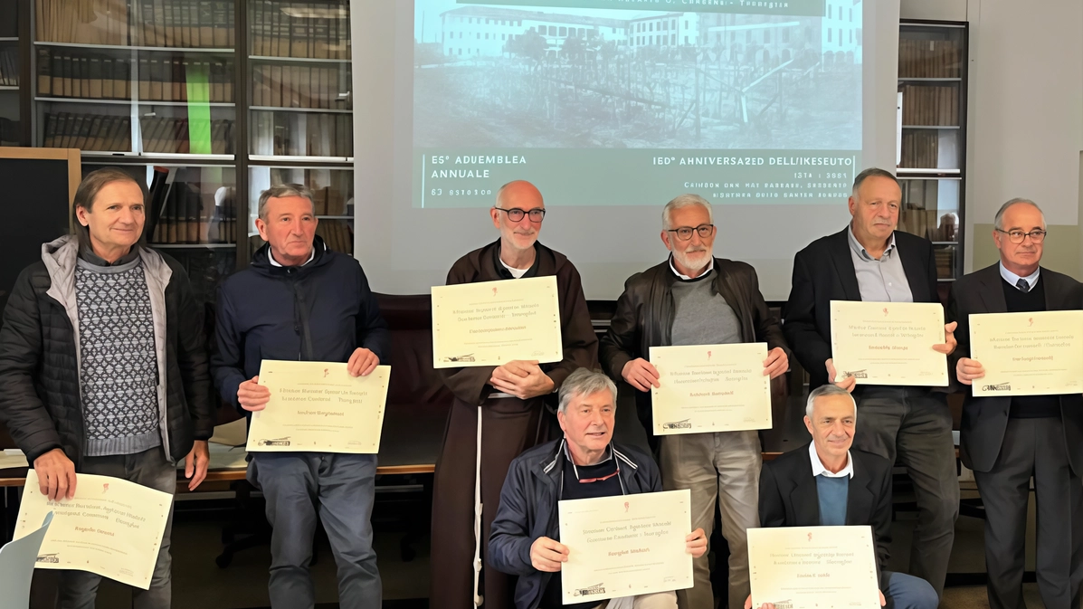 Gli ex alievi diplomatisi settant’anni fa hanno ricevuto una pergamena ricordo e sono stati i protagonisti della festa Gli ex alievi diplomatisi settant’anni fa hanno ricevuto una pergamena ricordo e sono stati i protagonisti della festa