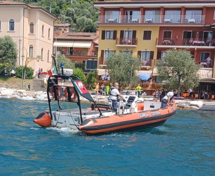 Malore in acqua: annega e muore nel lago di Garda a 87 anni Malore in acqua: annega e muore nel lago di Garda a 87 anni