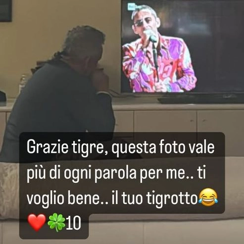 Il post pubblicato dai Modà sul suo profilo Instagram, dove si vede Roberto Baggio che guarda l'esibizione della band durante l'ultima serata del Festival di Sanremo 2025