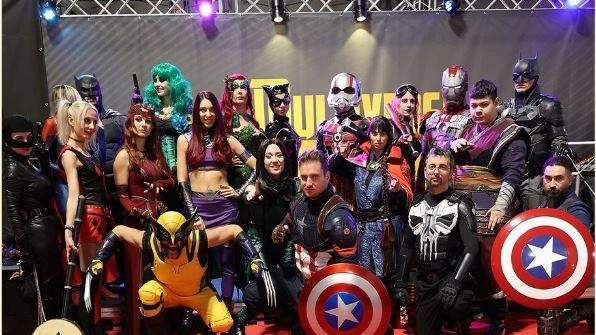 Tra i festival il programma il Bs Cos Com dedicato a comics, cosplay e anime: sarà il 31 maggio, l’1 e 2 giugno Tra i festival il programma il Bs Cos Com dedicato a comics, cosplay e anime: sarà il 31 maggio, l’1 e 2 giugno