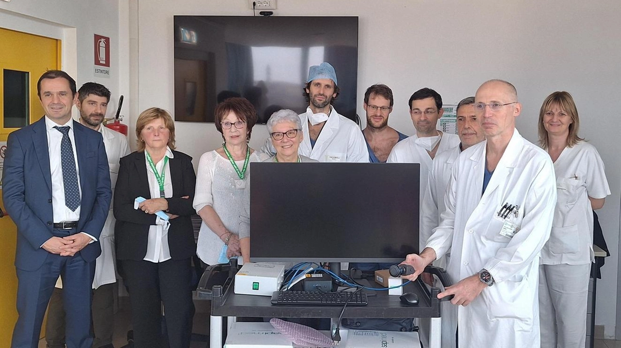 L'associazione Alao dona all'Ospedale di Lodi un rettoscopio per la Chirurgia e un ecografo per la Senologia, migliorando le diagnosi e le terapie. L'associazione Alao dona all'Ospedale di Lodi un rettoscopio per la Chirurgia e un ecografo per la Senologia, migliorando le diagnosi e le terapie.