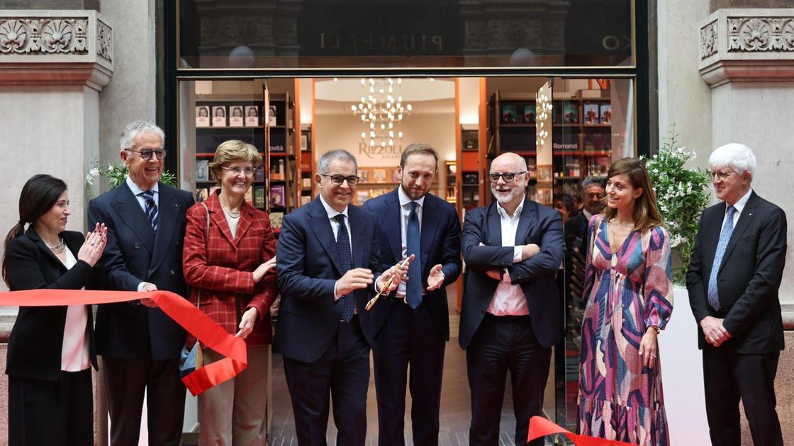 galleria riapre la libreria rizzoli dopo il restyling da Ilgiorno.it galleria riapre la libreria rizzoli dopo il restyling