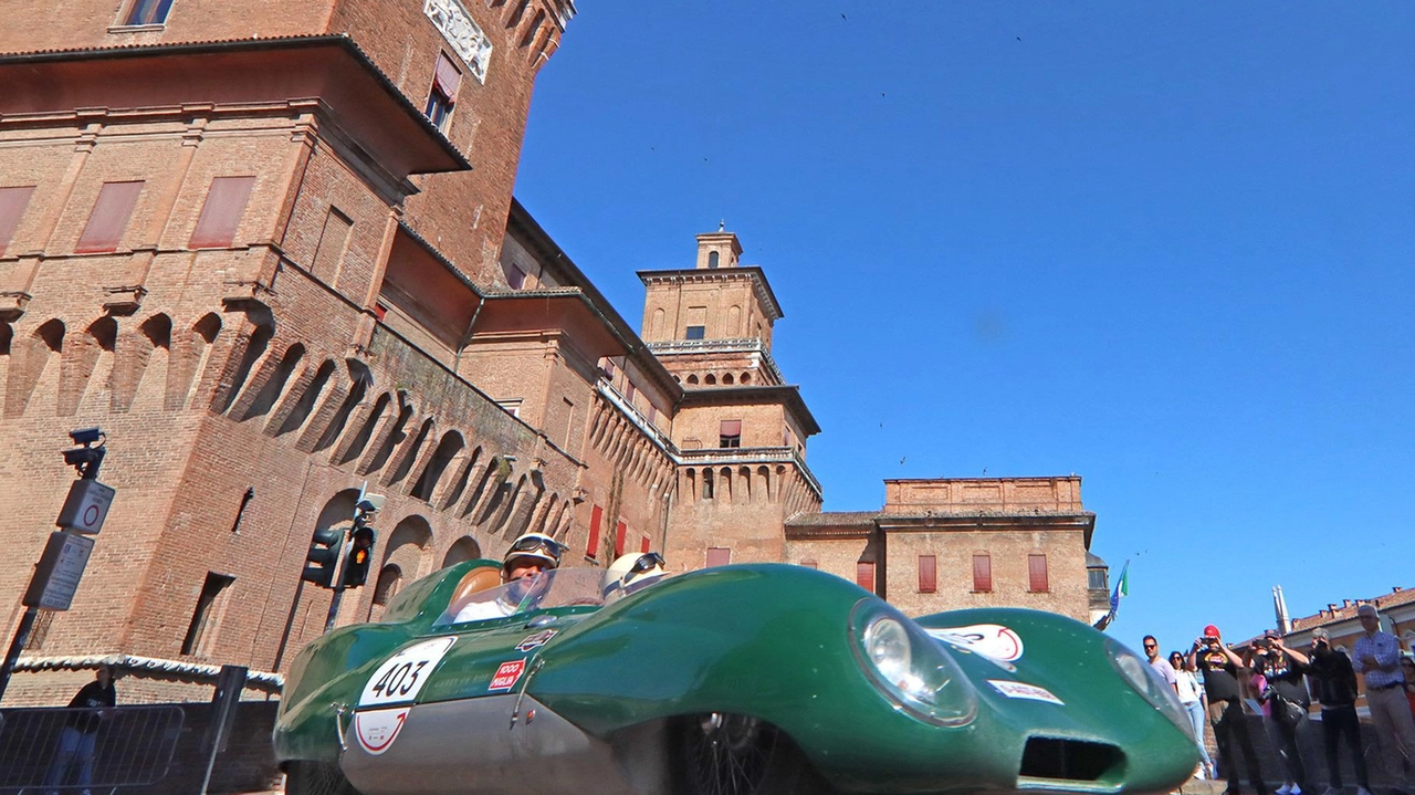 Sfila la storia. La 1000 Miglia si prepara al via