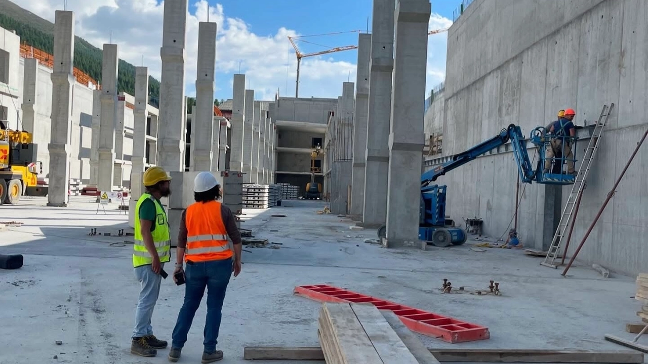 Livigno, sopralluogo cantieri in vista delle Olimpiadi 2026 (Foto ANSA/ANP) Livigno, sopralluogo cantieri in vista delle Olimpiadi 2026 (Foto ANSA/ANP)