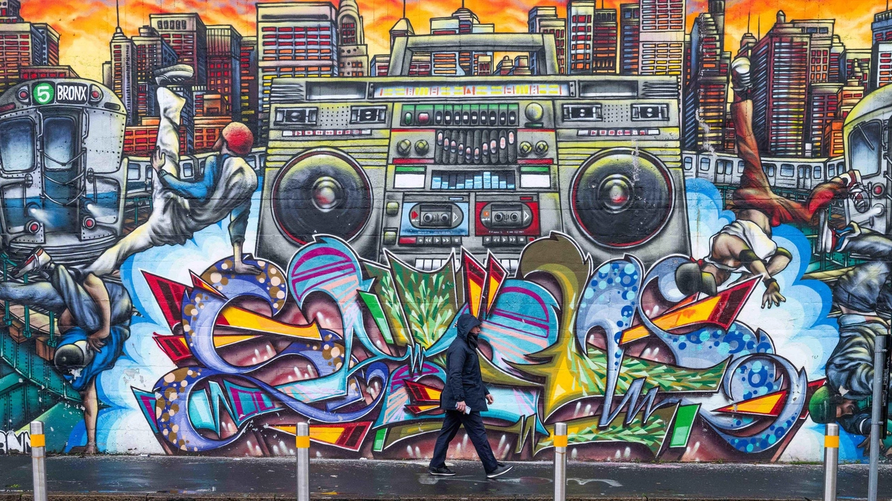 Tra viale Monza e via Padova si snoda una galleria a cielo aperto di graffiti e murales. Le opere d’arte... Tra viale Monza e via Padova si snoda una galleria a cielo aperto di graffiti e murales. Le opere d’arte...