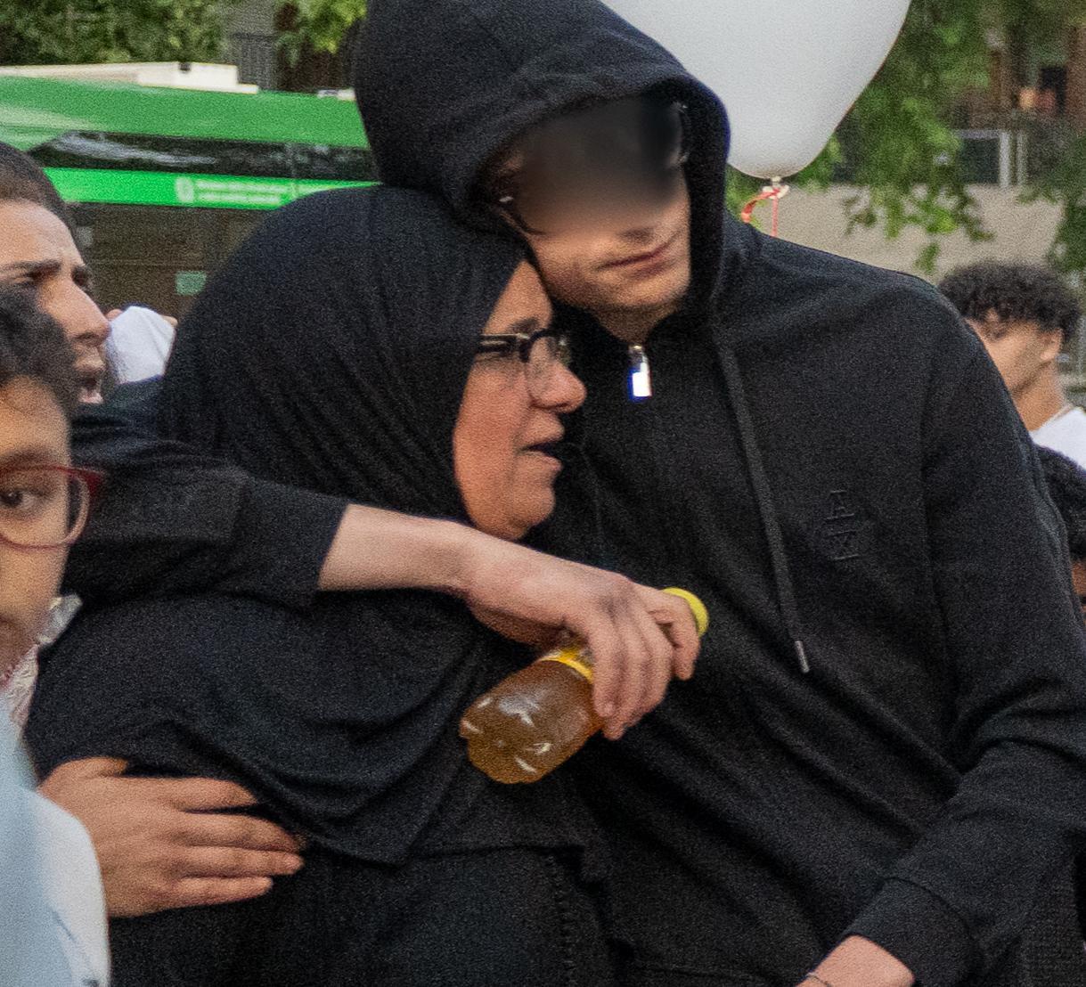 Corvetto piange Moha. Il corteo per il ragazzo caduto con un TMax: "Lui e Ramy nel cuore" Corvetto piange Moha. Il corteo per il ragazzo caduto con un TMax: "Lui e Ramy nel cuore"