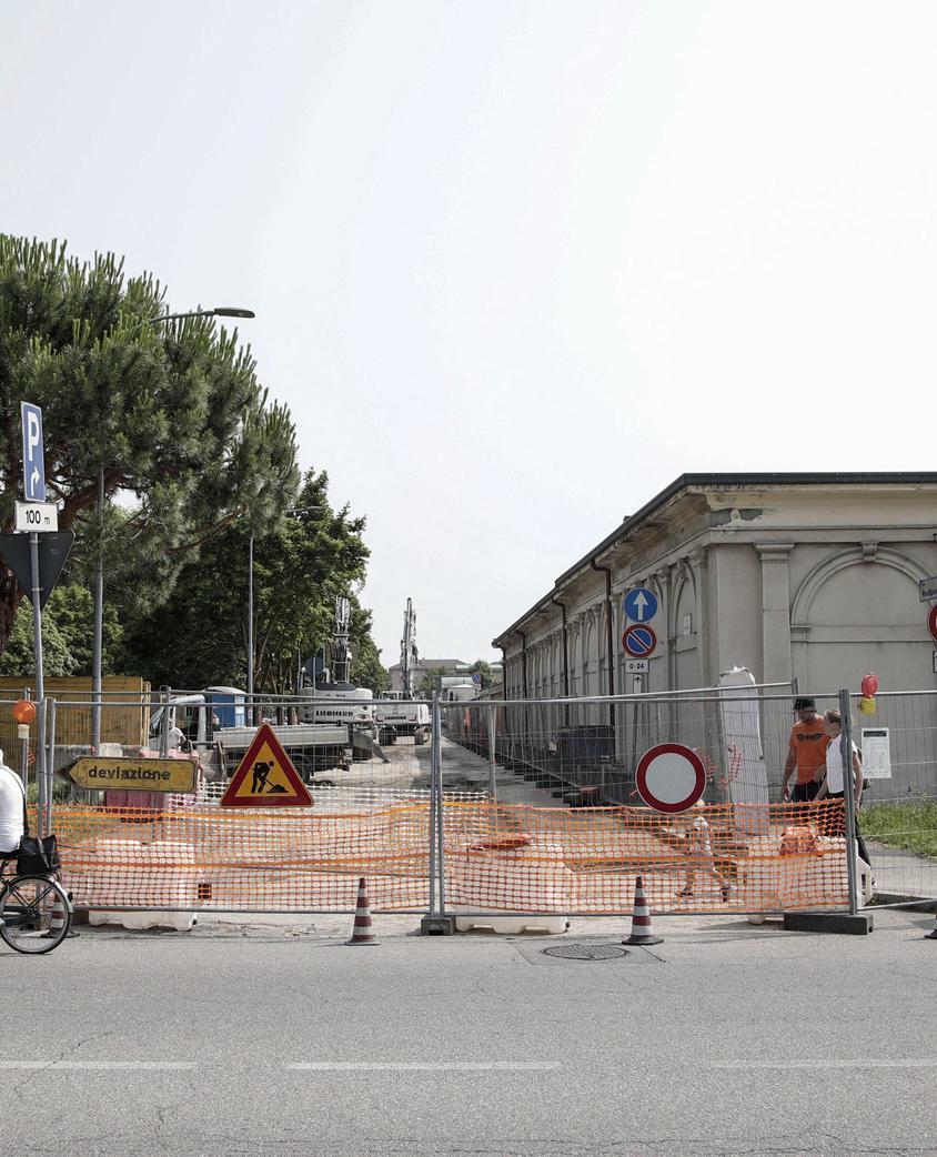 Cantiere del parcheggio spugna. Posti auto per alleviare i disagi Cantiere del parcheggio spugna. Posti auto per alleviare i disagi