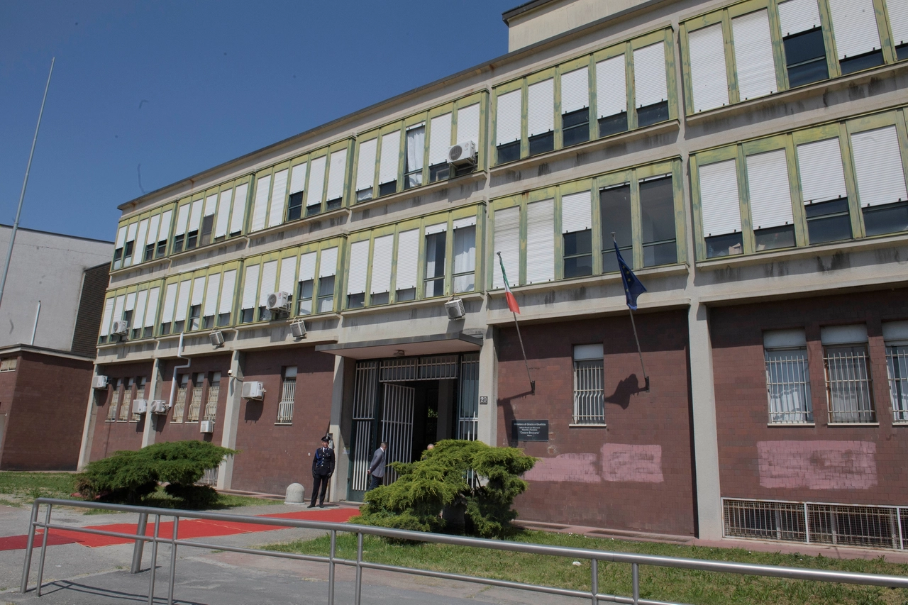 L'ingresso del carcere Beccaria (Fasani)