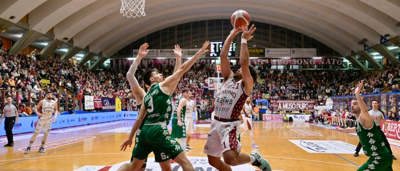 Basket Divisione Regionale 1. Villasanta vince gara-1. Agrate ko a Verolanuova