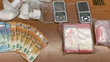 Spaccia coca ai domiciliari. Preso recidivo