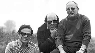 Dante Ferretti tra Pier Paolo Pasolini e il direttore della fotografia Tonino Delli Colli Dante Ferretti tra Pier Paolo Pasolini e il direttore della fotografia Tonino Delli Colli