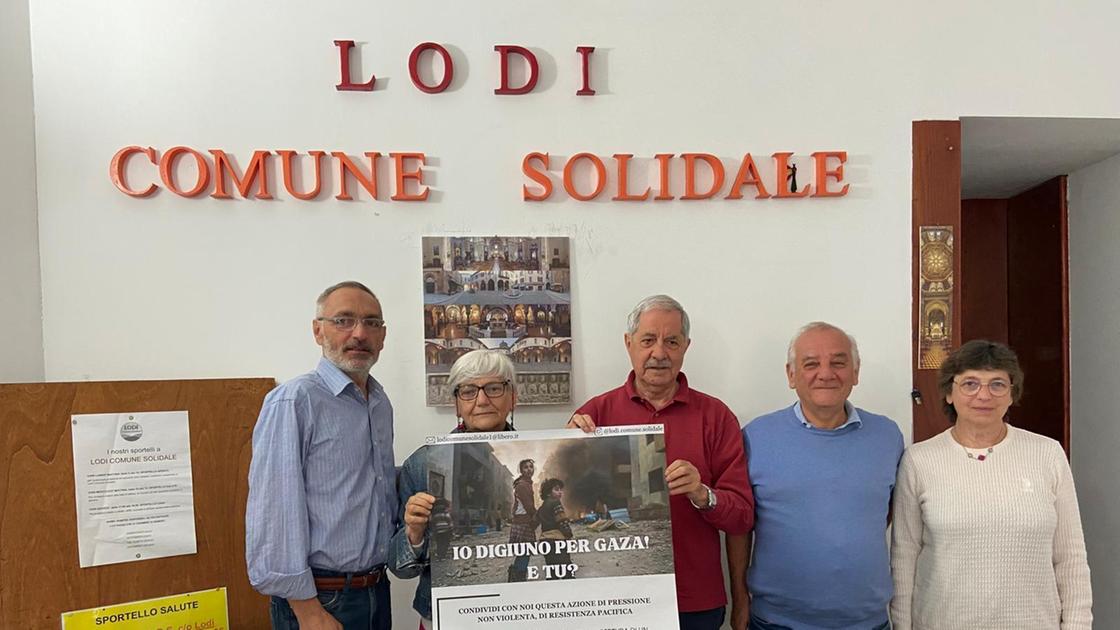 "A Gaza in corso uno sterminio. Saltiamo un pasto ogni lunedì" "A Gaza in corso uno sterminio. Saltiamo un pasto ogni lunedì"