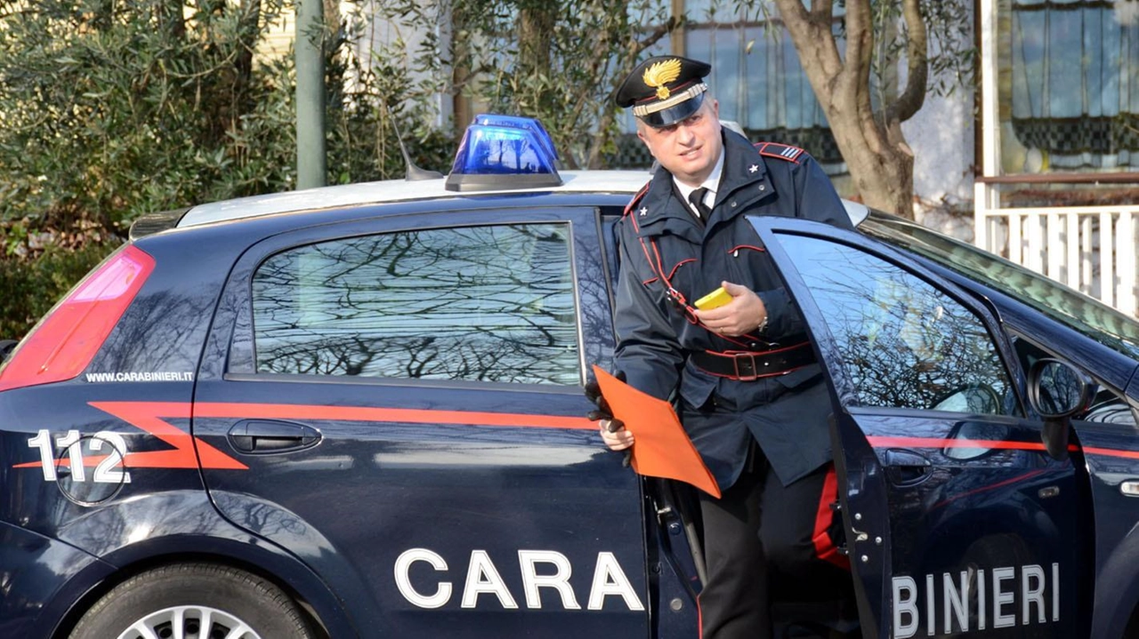 I carabinieri confidano di recuperare indizi utili dalle riprese delle telecamere I carabinieri confidano di recuperare indizi utili dalle riprese delle telecamere