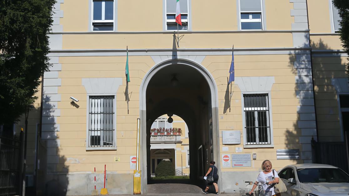 L’ospedale di Seregno a rischio. Appello bipartisan contro la chiusura L’ospedale di Seregno a rischio. Appello bipartisan contro la chiusura