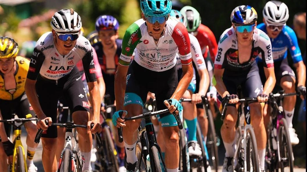 Turconi, 19enne di Varese, primo “azzurro“ e quinto assoluto al Giro Next Gen "Sono partito senza troppe ambizioni, ma ora mi godo questo grande risultato. Il mio modello? Ce l’ho in famiglia. Zanini ha vinto pure una tappa del Tour".