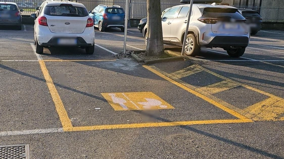 Zelo, Tavazzano, Montanaso e Cervignano d’Adda, comuni in cui opera l’Unione di polizia locale nord Lodigiano, lanciano gli stalli rosa... Zelo, Tavazzano, Montanaso e Cervignano d’Adda, comuni in cui opera l’Unione di polizia locale nord Lodigiano, lanciano gli stalli rosa...