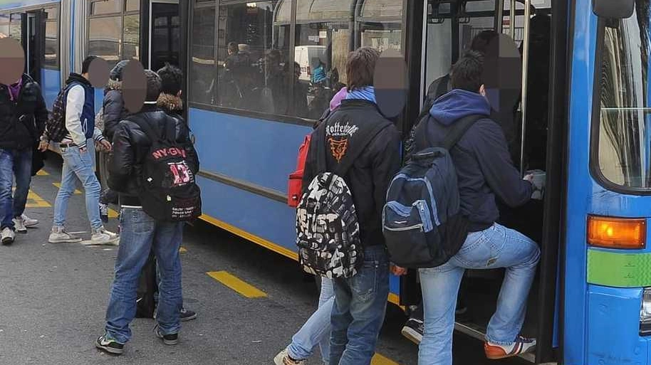 Rinviato di un anno l’arretramento del capolinea da Cadorna a Molino Dorino: stasera si terrà un incontro chiave per fare il punto sul futuro della mobilità Rinviato di un anno l’arretramento del capolinea da Cadorna a Molino Dorino: stasera si terrà un incontro chiave per fare il punto sul futuro della mobilità