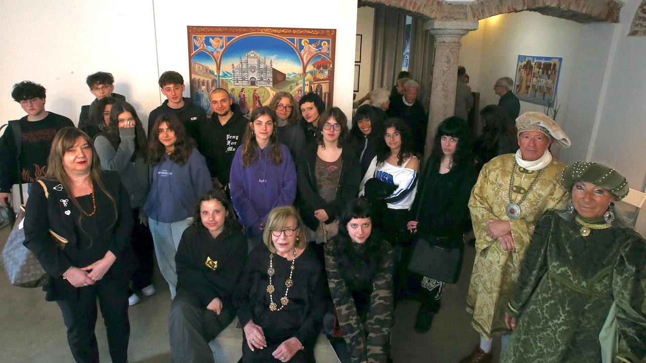 Con le loro offerte cominciava la trasformazione della cappella palatina in duomo. Il 7 giugno il centro si riempirà di centinaia di figuranti in costume per la rievocazione. Con le loro offerte cominciava la trasformazione della cappella palatina in duomo. Il 7 giugno il centro si riempirà di centinaia di figuranti in costume per la rievocazione.