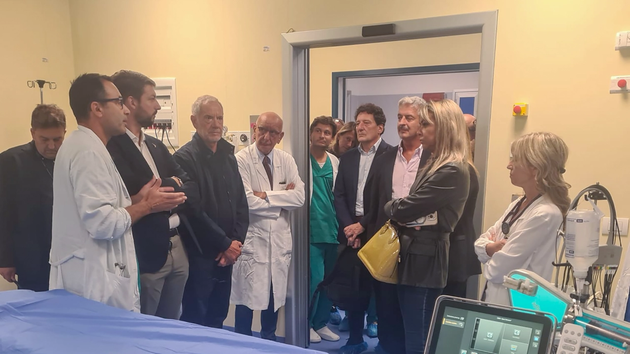 Dotata di un angiografo di ultima generazione e apparecchiature avanzate aumenterà la capacità di presa in carico dei pazienti con infarto miocardico. Dotata di un angiografo di ultima generazione e apparecchiature avanzate aumenterà la capacità di presa in carico dei pazienti con infarto miocardico.