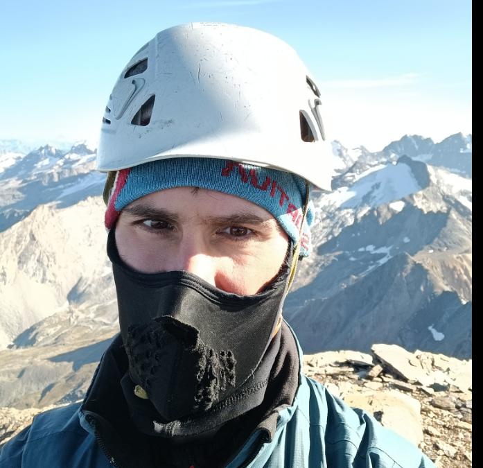 la roccia cede e lui precipita l8217insegnante brianzolo davide migliorino muore a 36 anni sul monte bianco