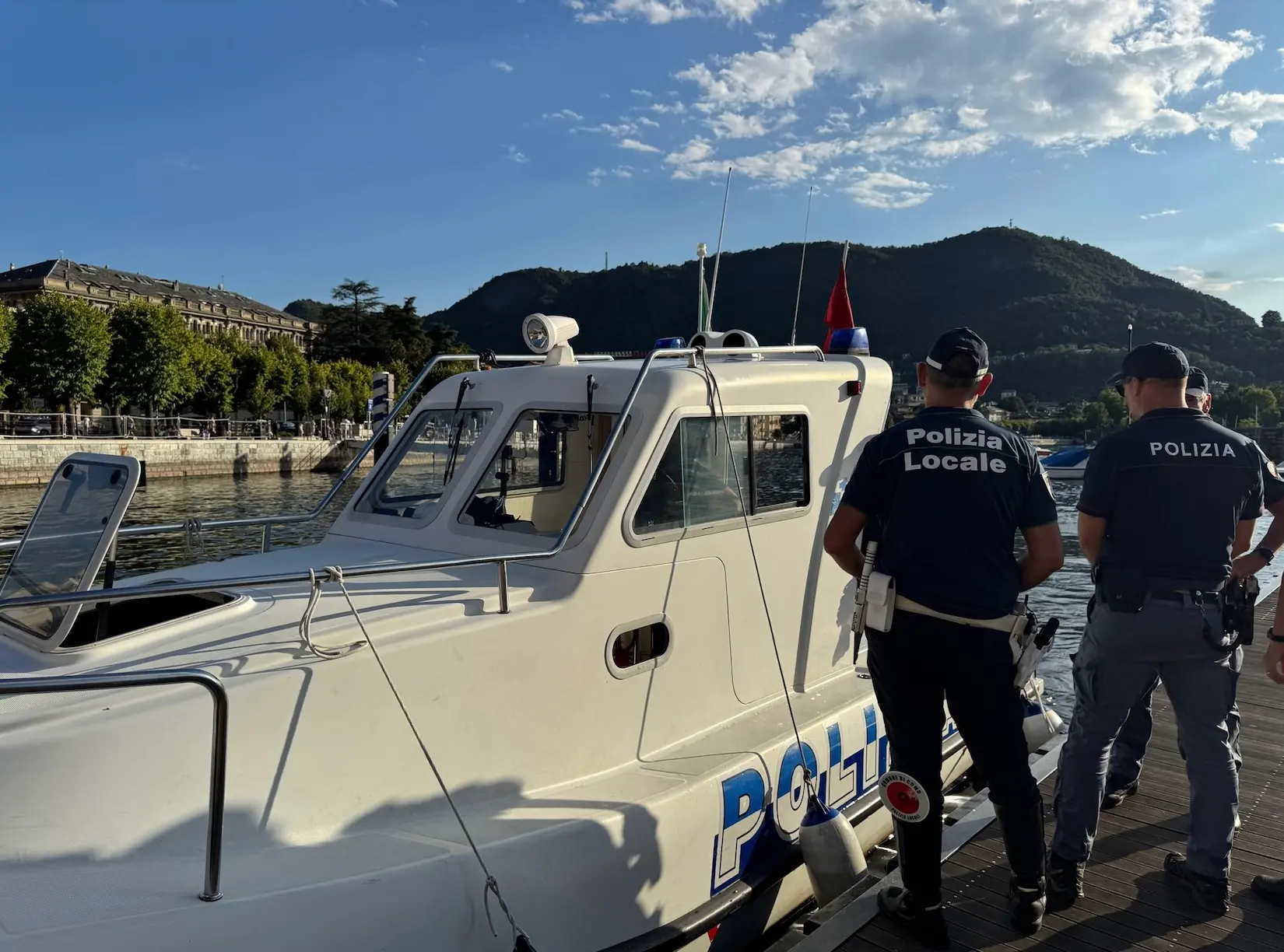 Como, ubriaco al timone di un’imbarcazione: multa e patente nautica ritirata