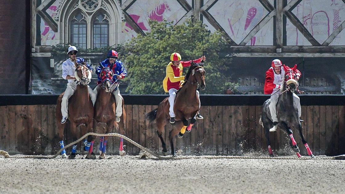 Il Palio si fa vibrante. Provaccia entusiasmante. Vince Sant’Erasmo Il Palio si fa vibrante. Provaccia entusiasmante. Vince Sant’Erasmo