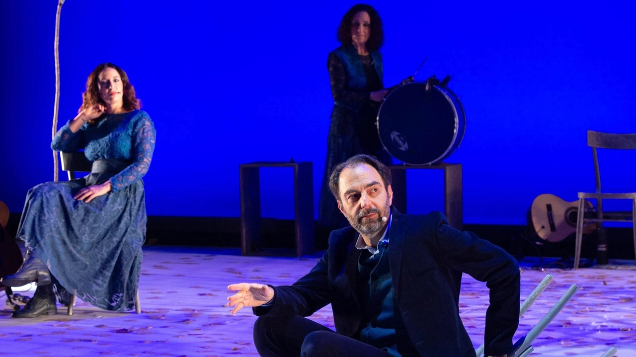 Neri Marcorè torna al teatro Manzoni, sulle orme di Fabrizio De André. Appuntamento oggi e domani alle 21 e ancora... Neri Marcorè torna al teatro Manzoni, sulle orme di Fabrizio De André. Appuntamento oggi e domani alle 21 e ancora...