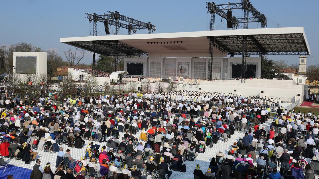 papa francesco a monza un milione di persone al parco tra festa musica e preghiera da Ilgiorno.it papa francesco a monza un milione di persone al parco tra festa musica e preghiera