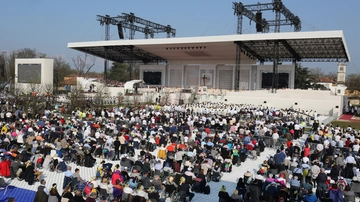 Papa Francesco a Monza: un milione di persone al Parco tra festa, musica e preghiera