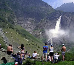Le sette cascate più belle della Lombardia Le sette cascate più belle della Lombardia