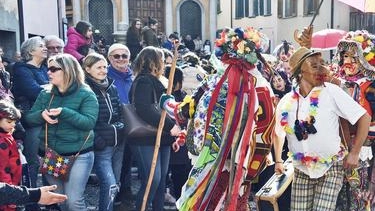 Iniziato nella notte tra il 5 e il 6 di gennaio il Carneval de Schignan vivrà oggi il suo gran... Iniziato nella notte tra il 5 e il 6 di gennaio il Carneval de Schignan vivrà oggi il suo gran...
