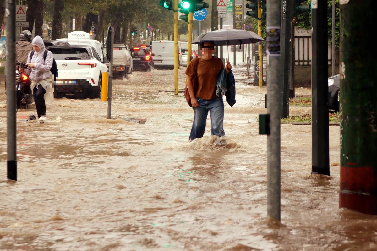 Forti temporali in Lombardia: nuova allerta meteo in un territorio già ferito. La mappa delle zone più a rischio Forti temporali in Lombardia: nuova allerta meteo in un territorio già ferito. La mappa delle zone più a rischio