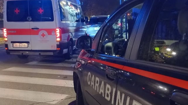 Intervento di ambulanza e carabinieri