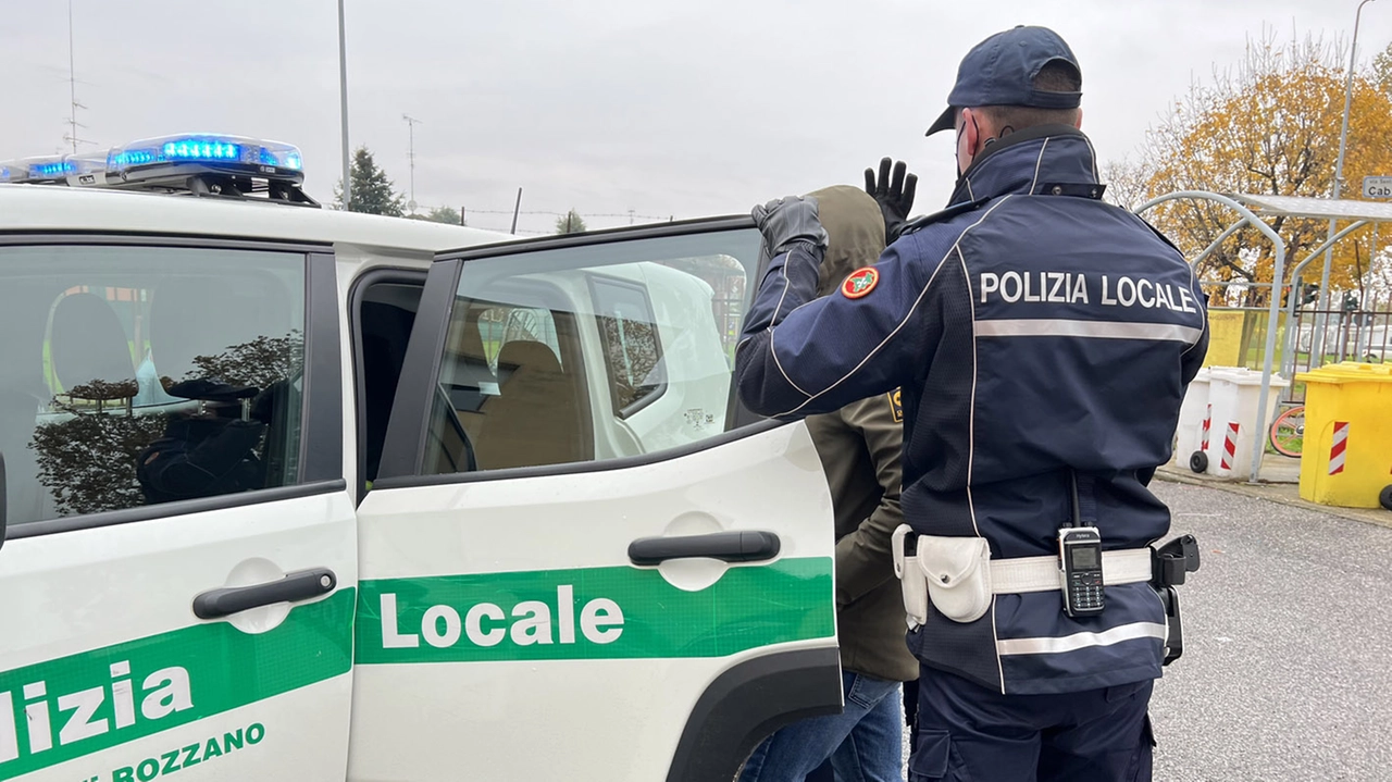 Il 45enne è stato arrestato dagli agenti di polizia locale Il 45enne è stato arrestato dagli agenti di polizia locale