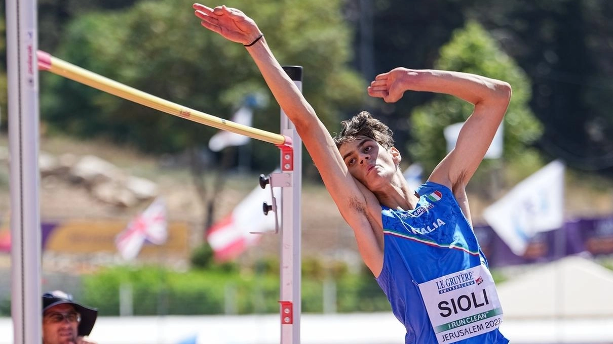 L’atleta milanese è primatista italiano indoor Under 20 dopo il 2,25 a Parma "Gimbo si è complimentato per il record, lui e Barshim sono dei modelli. Stacco e rincorsa i punti da migliorare: questa disciplina è fatta di dettagli". L’atleta milanese è primatista italiano indoor Under 20 dopo il 2,25 a Parma "Gimbo si è complimentato per il record, lui e Barshim sono dei modelli. Stacco e rincorsa i punti da migliorare: questa disciplina è fatta di dettagli".