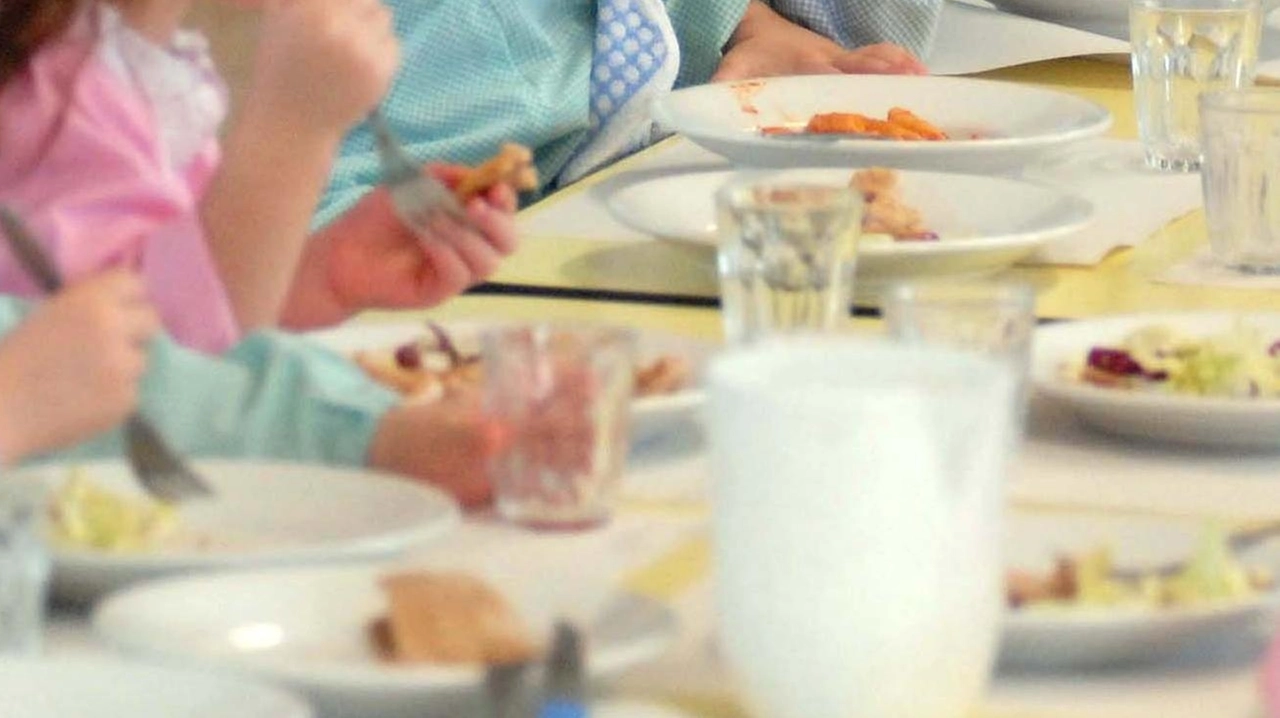 Una mensa scolastica (immagine di repertorio) Una mensa scolastica (immagine di repertorio)