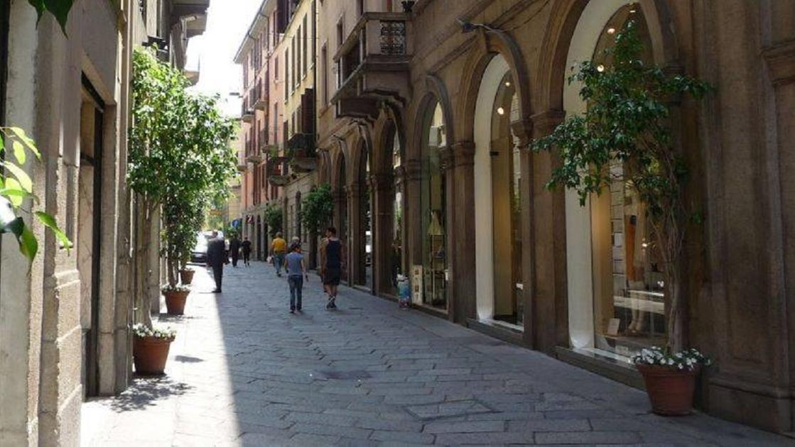 milano ostaggio dei predoni di orologi di lusso raffica di rapine nel quadrilatero della moda