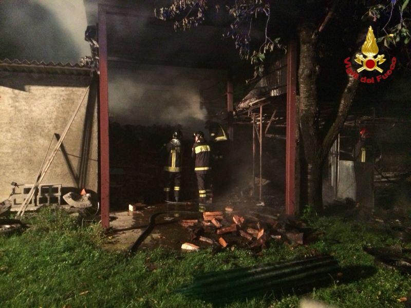 Maltempo nel Varesotto: alberi caduti e strade allagate. A Cuveglio incidente a causa della pioggia Maltempo nel Varesotto: alberi caduti e strade allagate. A Cuveglio incidente a causa della pioggia